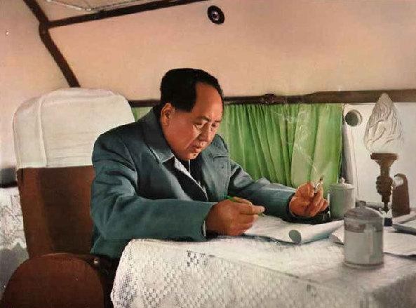 毛主席生前每月工资多少？中南海地下室发现的“废纸”，揭开谜团