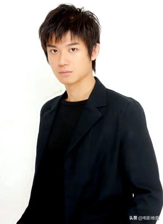 “坏男人”芦芳生：公认反派专业户，与海清传绯闻，至今感情成谜