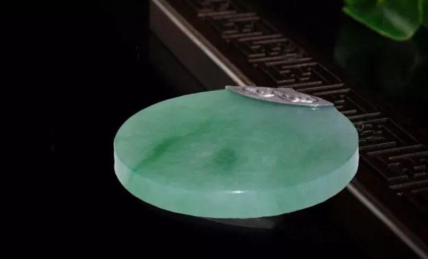 这家在三亚开了八年的玉店身后四代人用执念守护玉石传承之美