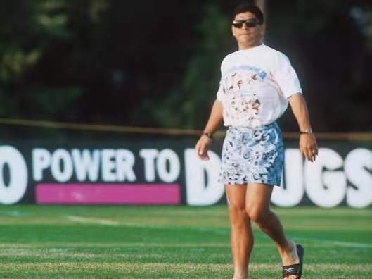 马拉多纳个人英雄,马拉多纳人物解说