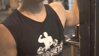 圆肩矫正动画,圆肩体态矫正训练