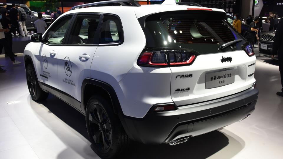 2020款jeep自由光降价4万,jeep自由光1.4油耗多少