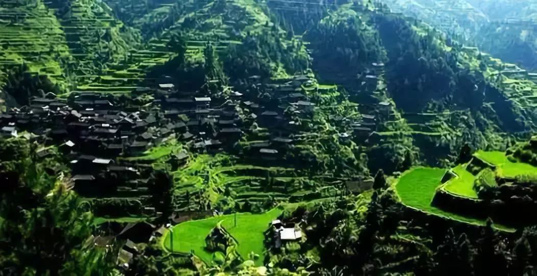 贵州黔东南千户苗寨,贵州黔东南苗寨