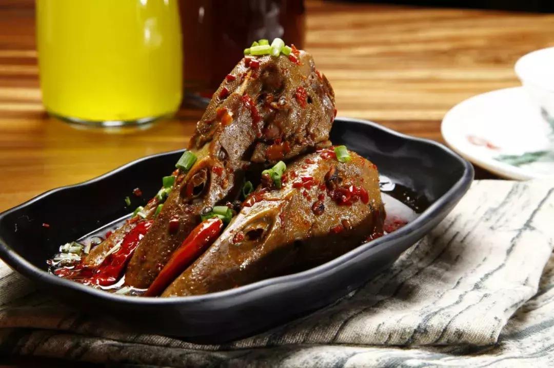 央视挖出来浙江冷门小城，小小鸭头都是世间绝味，人均100+住别墅