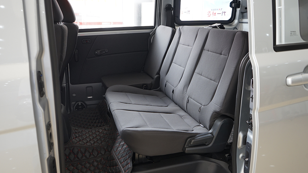 长安欧诺s静态体验,长安欧诺s封闭货车2017款参数配置