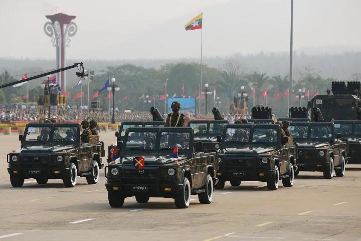 「速递」王毅与新加坡外长相会武夷山；20年了，81192,请返航！;港台退出所有奖项评选