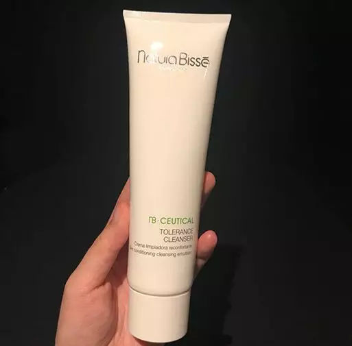 出油长痘怎么治,油皮爆痘如何护理