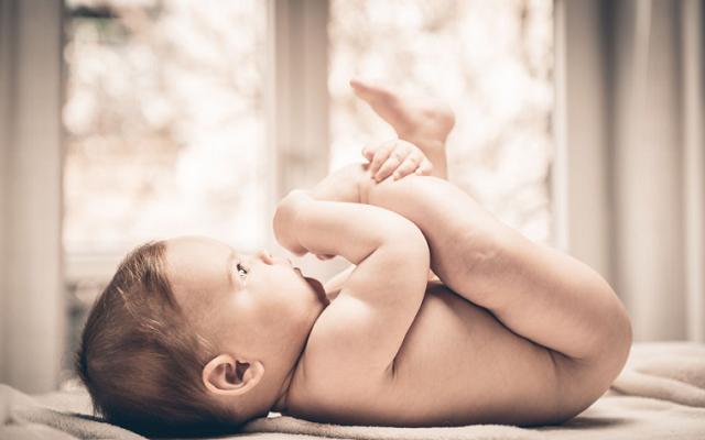 宝宝的腿纹一边多一边少正常吗,宝宝的腿纹必须一样吗