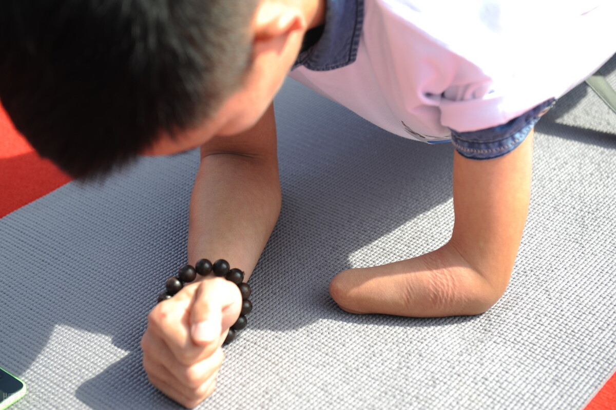 平板支撑可以锻炼哪些肌肉,平板支撑能锻炼到哪块腹肌图解