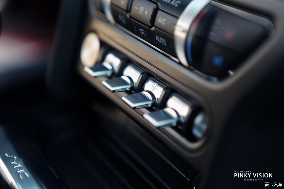 野马mustang宝石红,mustang提车真实评价