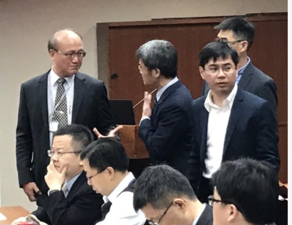 “勉予聘任”管中闵是出什么戏？“卡管”大戏就此终结了吗？