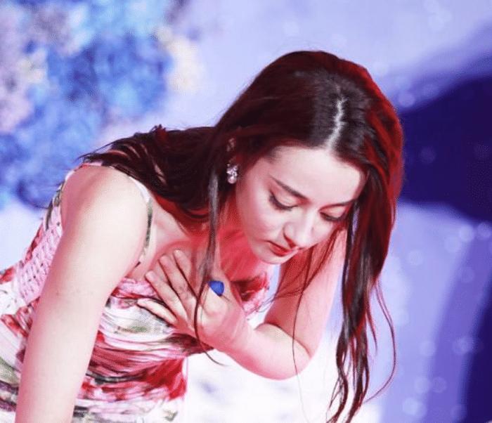 女星的“防光”手势,王子文佛系,李小璐满分,看见柳岩:服了