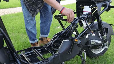 雅迪冠能dm2深度测评速度,雅迪冠能dm6一样的车型