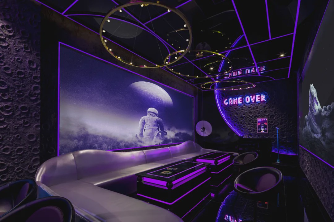 眉间是银河,眉间有银河眼中有星辰什么意思