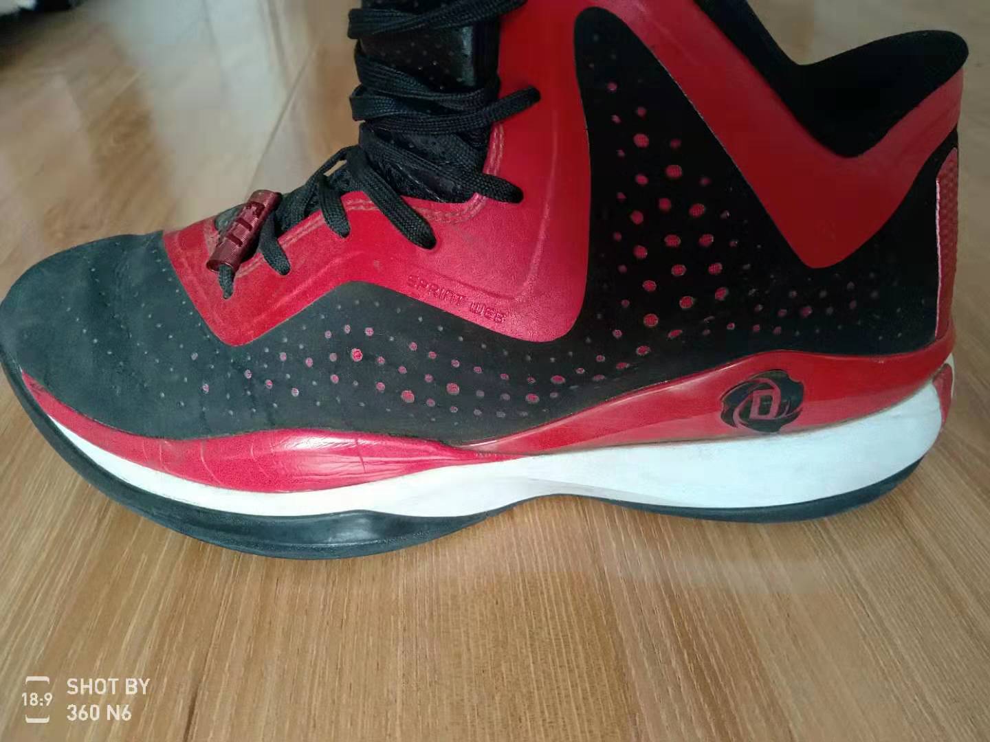 罗斯773篮球鞋真假对比,罗斯773和罗斯11哪个更好