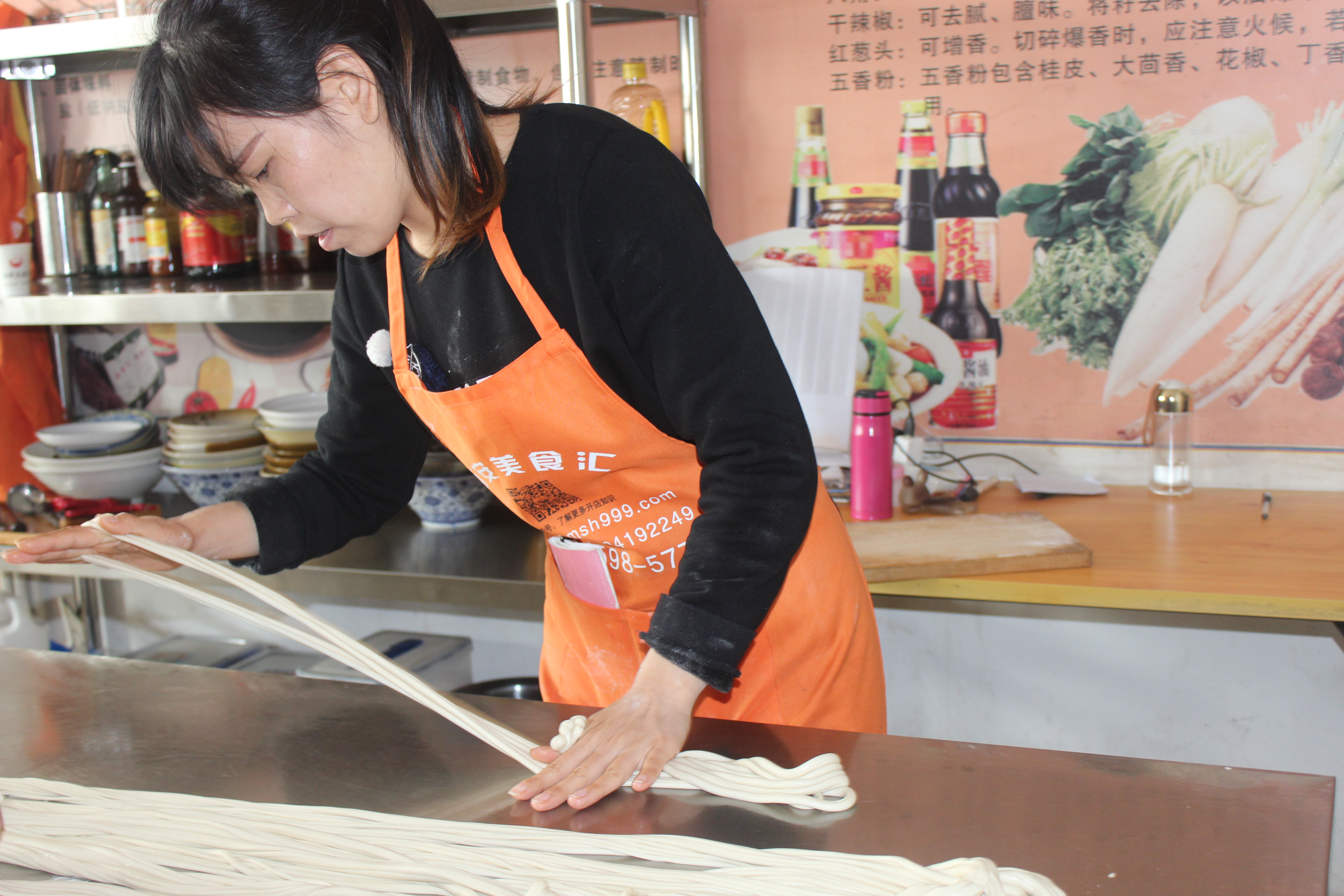 美食汇小吃培训直播,西安品诺美食小吃培训