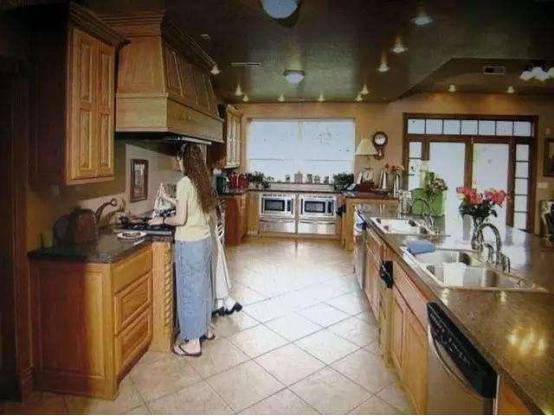 90后夫妻不懂避孕5年连生三胎,婚后不生孩子和生孩子的区别