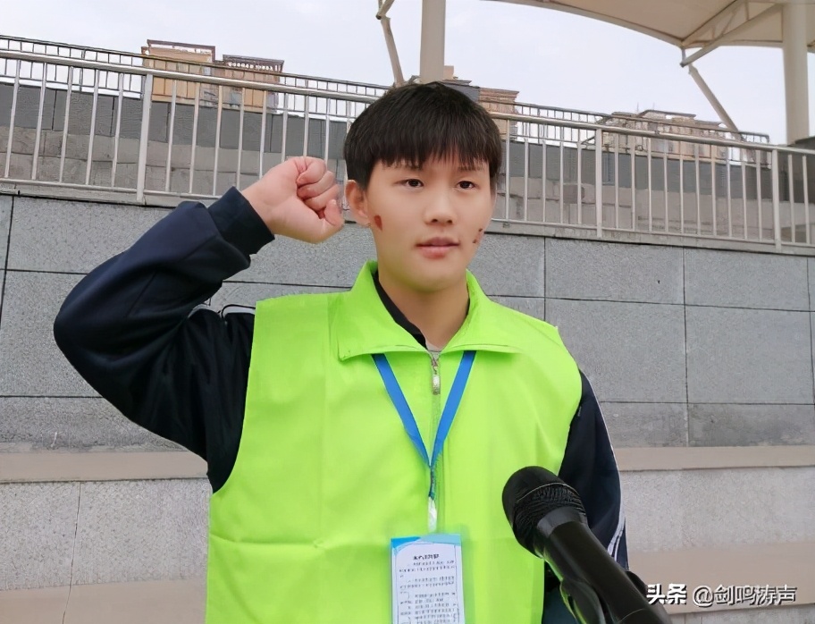 风驰电掣帅气逼人,风驰电掣神威