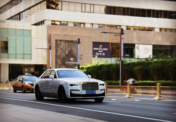 全新一代劳斯莱斯古思特,豪华180评测