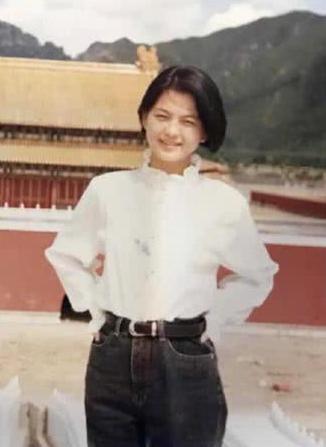 女霸总和穷小子的爱情,女霸总爱上穷小伙的爱情