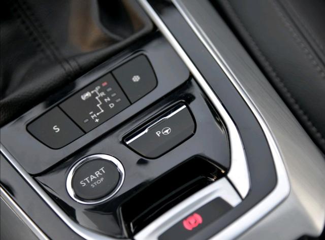 标致小钢炮308s,小钢炮神车东风标致308s