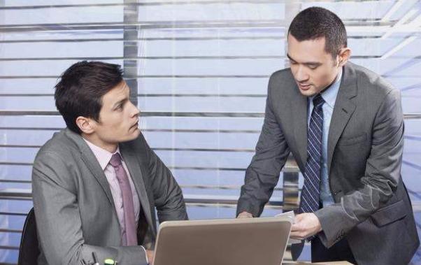 如何面对领导下达的错误指令,职场领导有哪些技巧和方法