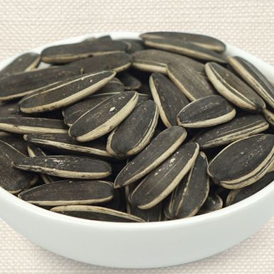 爱嗑瓜子的朋友有口福了，六款炒瓜子做法，口味各不相同