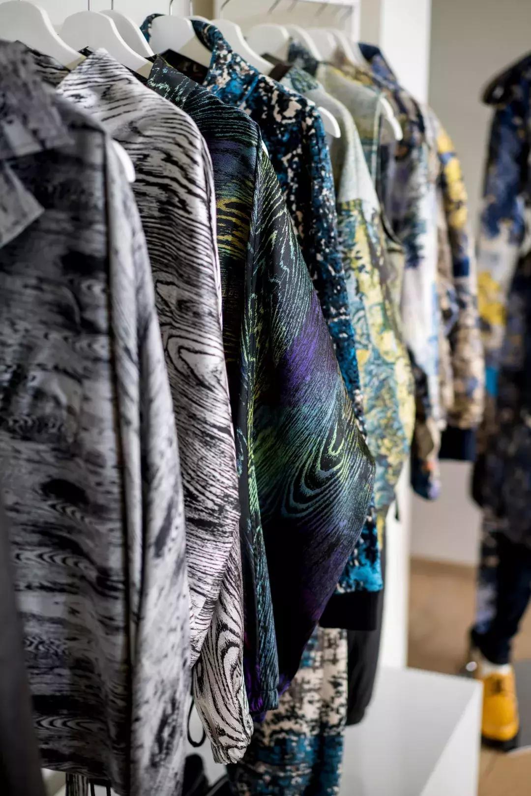 lv出了什么新款吗,lv蝙蝠侠衣服