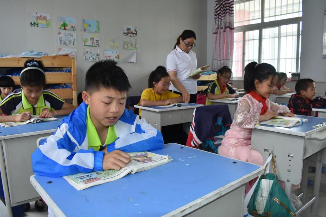 3名老师3名学生苦撑3年，即将消失的村小如何枯树生花？