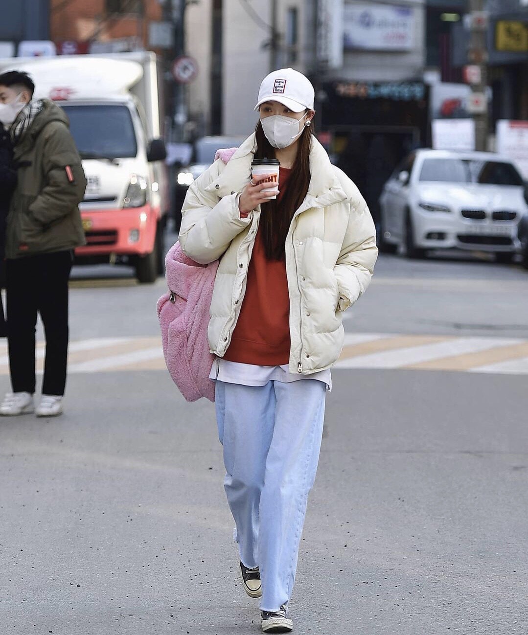 韩国时尚小姐姐照片,个性时髦的韩国街拍了解一下