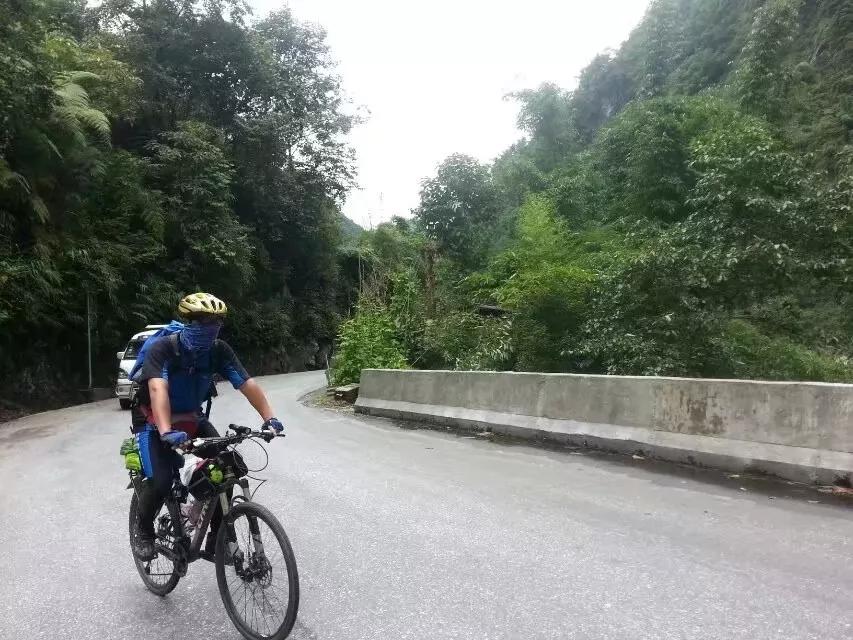 贡山到福贡几个小时,福贡到贡山有班车吗