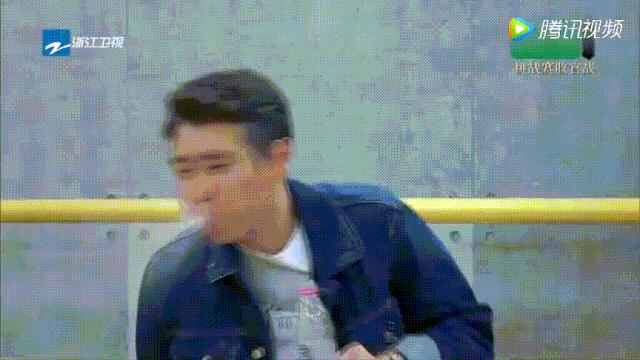 休夫复出，44岁爆红，宝藏姐姐中年叛逆记