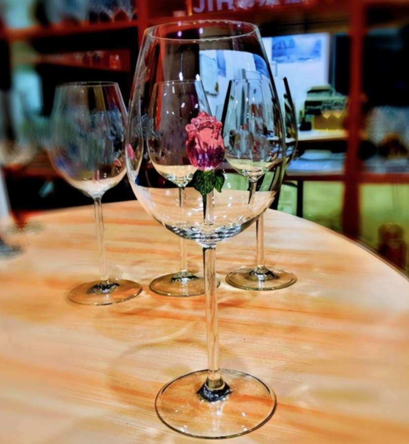 樱花版便便维尼表情太逼真!四款粉色小物让人心花怒放