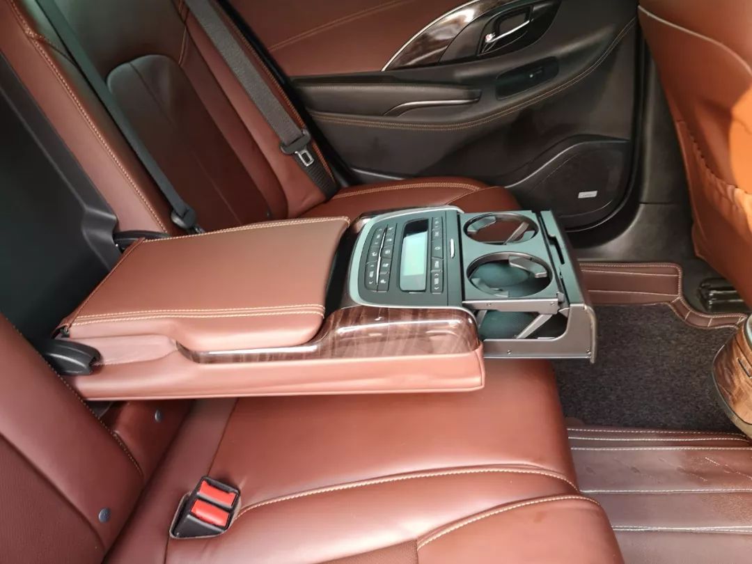 十八万买一个2.0t的别克君越真香,18款2.0t别克君越二手值得买吗