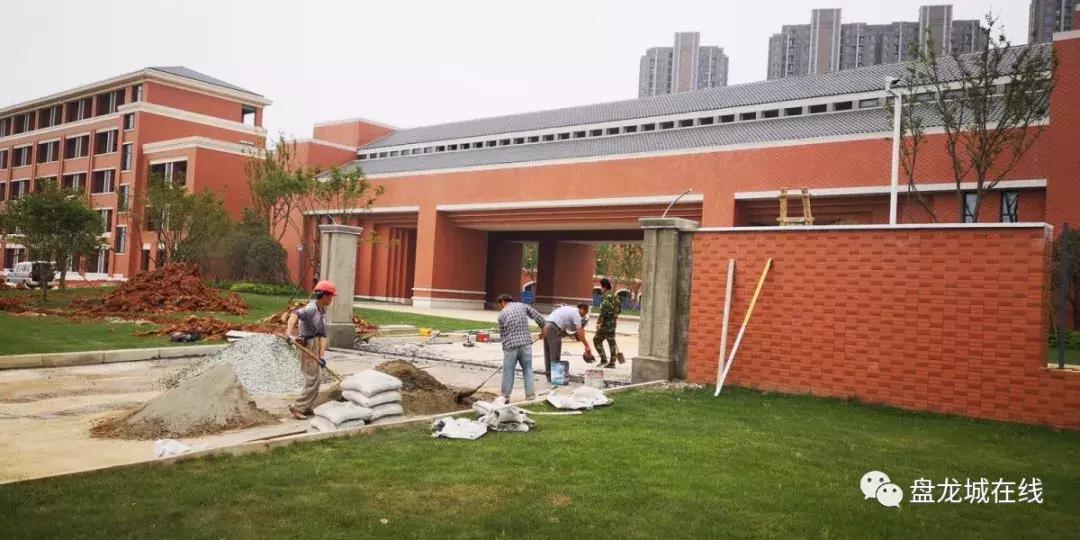 卓尔足球场建设进度,盘龙城卓尔足球学校