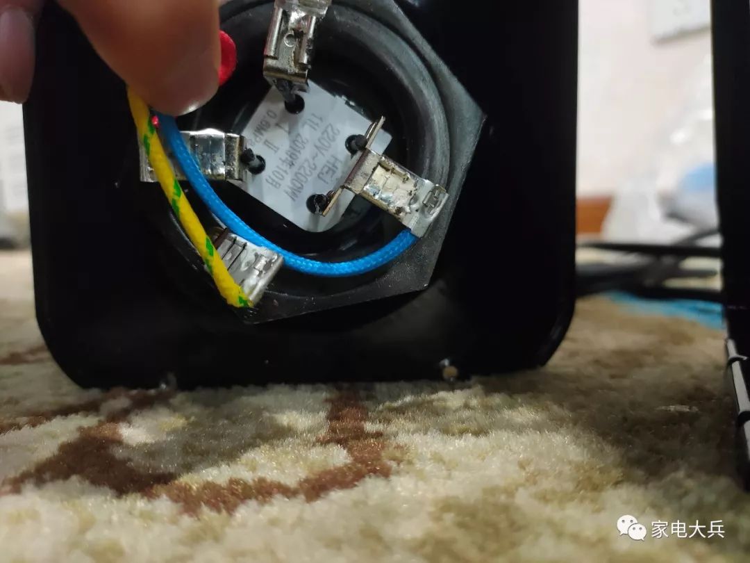 格力电热油汀取暖器拆解测评,美的油汀和先锋取暖器哪个好