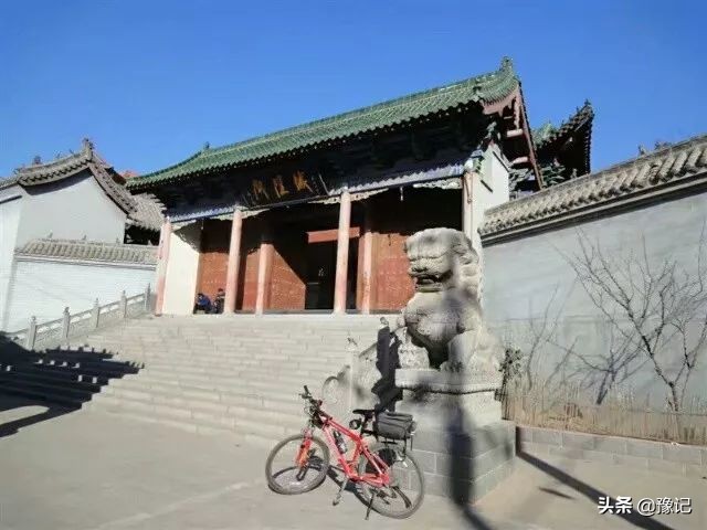 城隍庙里拜城隍,城隍庙城隍奶奶