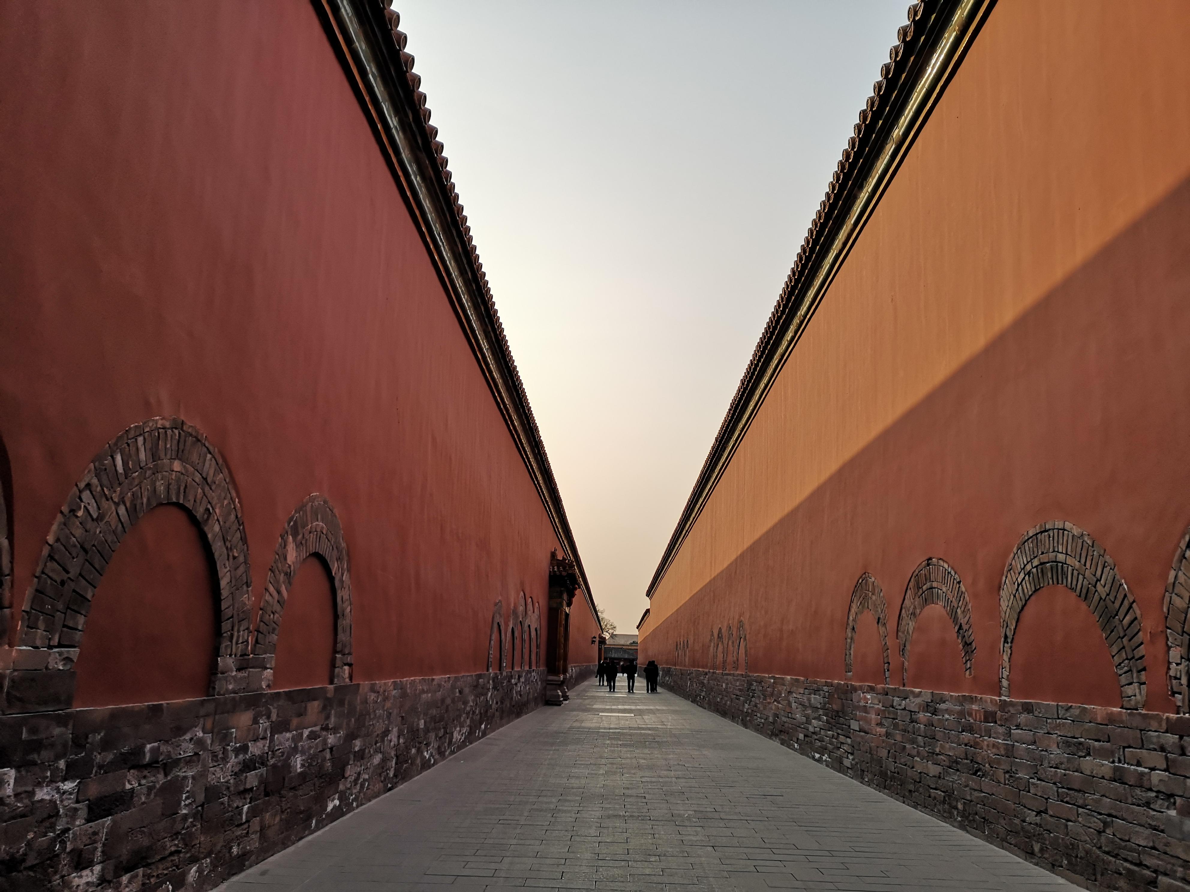 逛颐和园观十七孔桥金光穿洞,离颐和园金光穿洞奇景最近的入口