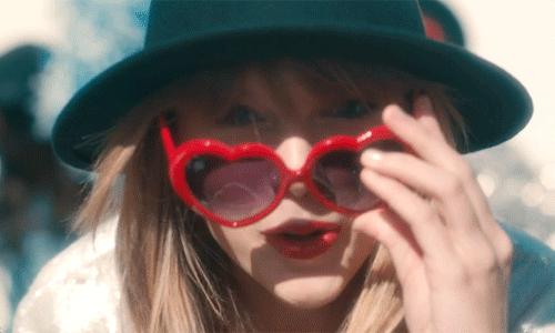 出门凹造型必备墨镜,凹造型必备的墨镜怎么戴都好看