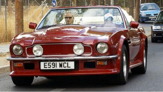 贝克汉姆收藏跑车,马丁v8贝克汉姆