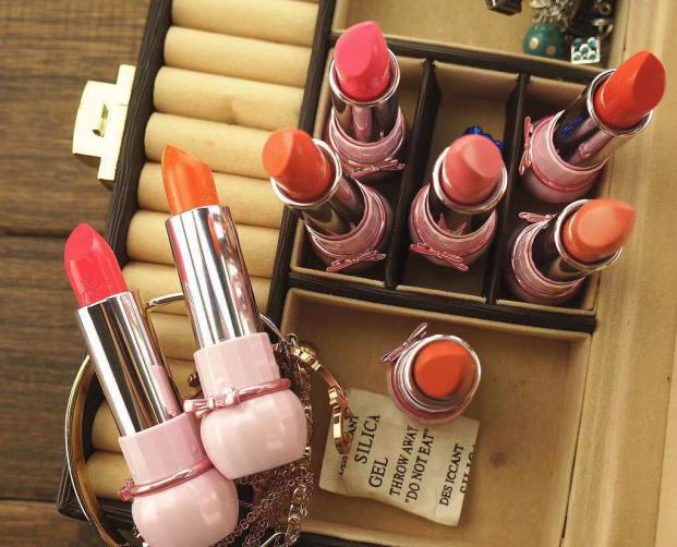 看完制作口红的方法你还敢用吗,自制口红违法