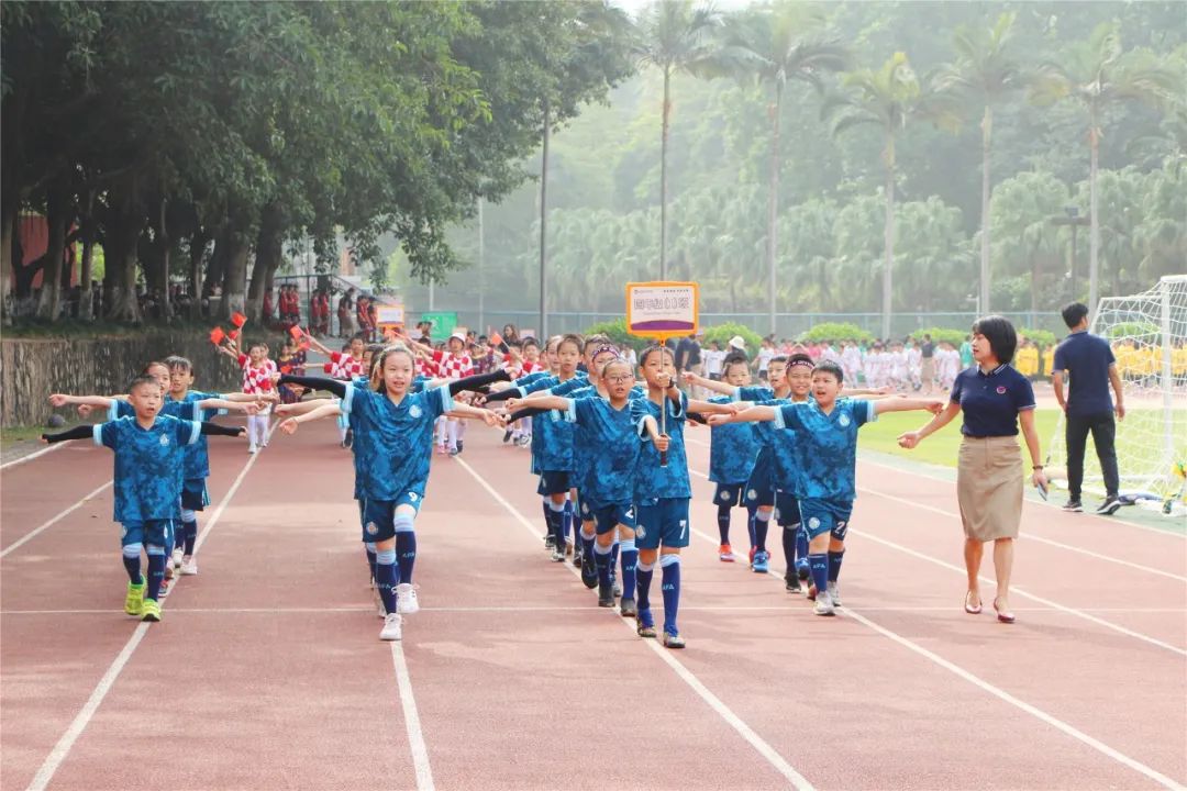 校园足球联赛拉开帷幕,点燃绿茵烽火