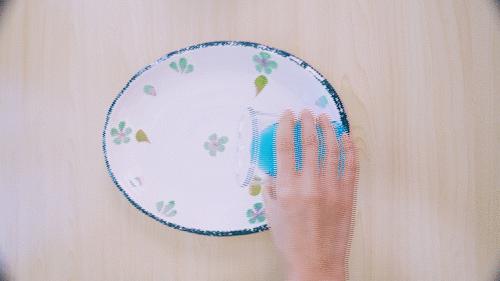 女性遗尿漏尿是怎么回事如何解决,漏尿的原因和解决方法