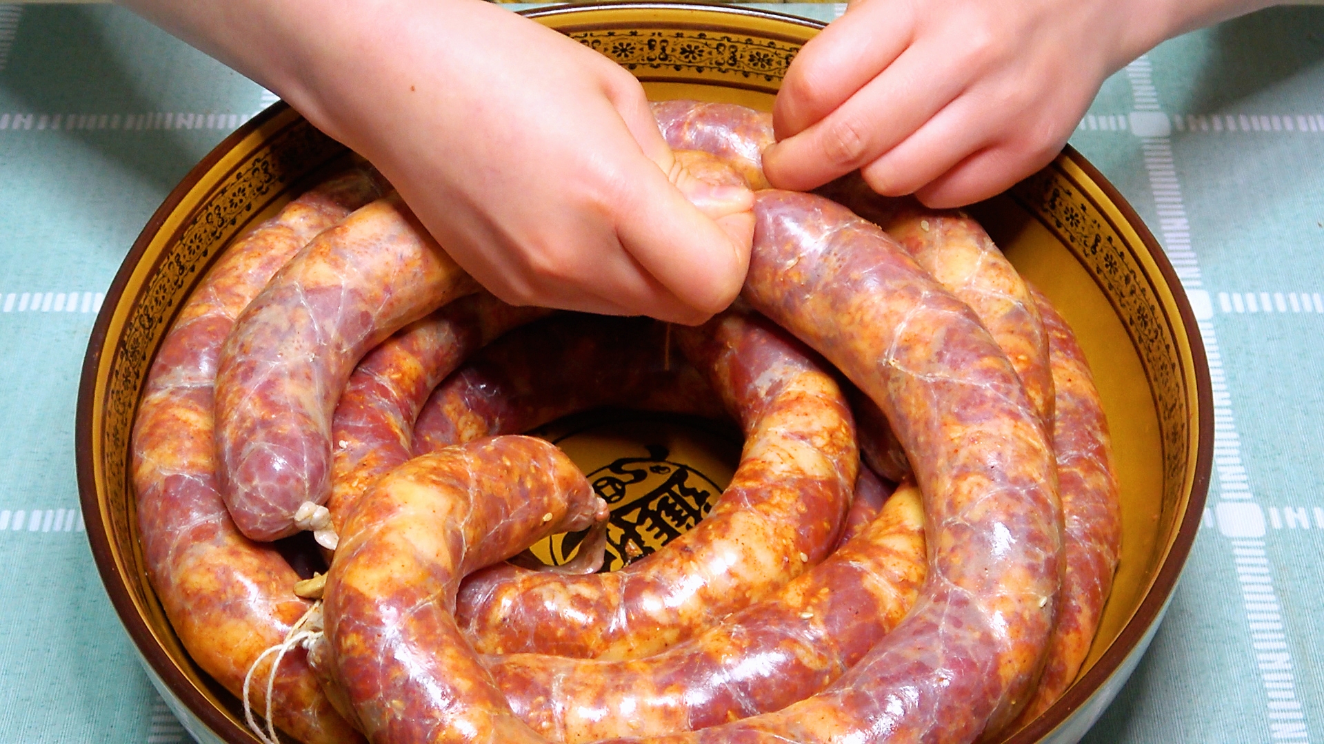 四川香肠怎么做才好吃小视频,四川香肠最正宗的做法教程