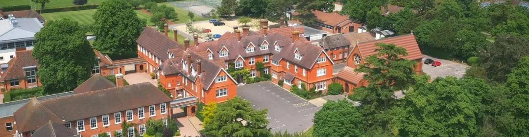 哈利波特学校在英国哪里,有哈利波特学院吗