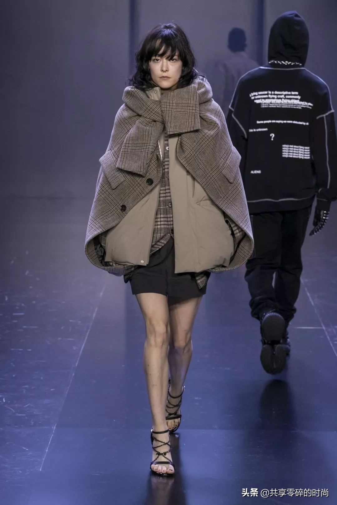 太平鸟夏装时尚穿搭,太平鸟秀场时装周2024秋冬