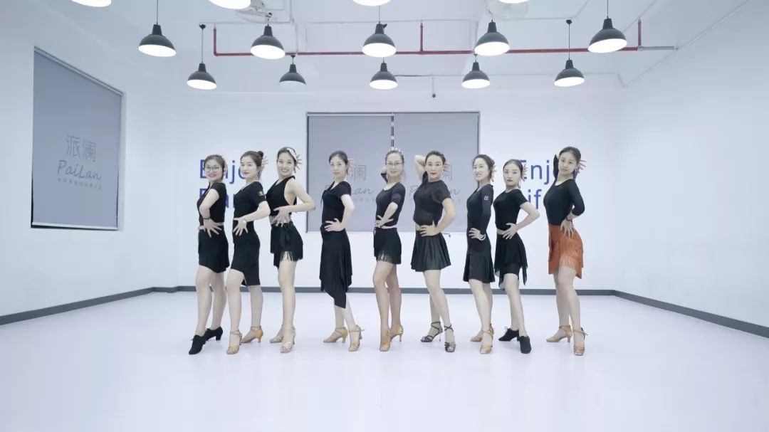 跳好拉丁舞的三种表现,怎样跳好拉丁舞的基本功