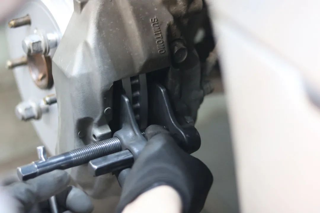 怪兽修车：翻新一辆2005年凌志LS430，当年百万经典车，满血复活