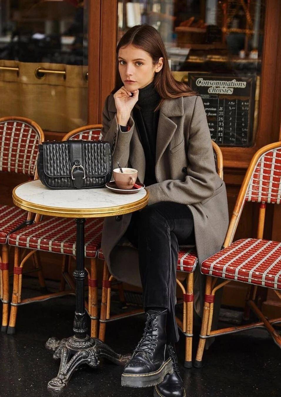 休闲百搭小白鞋是您的最佳搭配,秋天必备百搭鞋