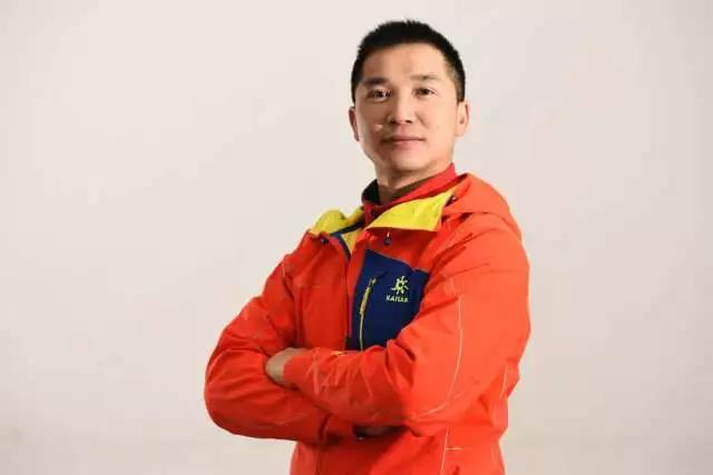 你可知这13位*疆新**人也曾登顶珠峰